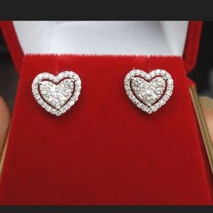 Beautiful 0.55 carat 14k gold diamond earrings!